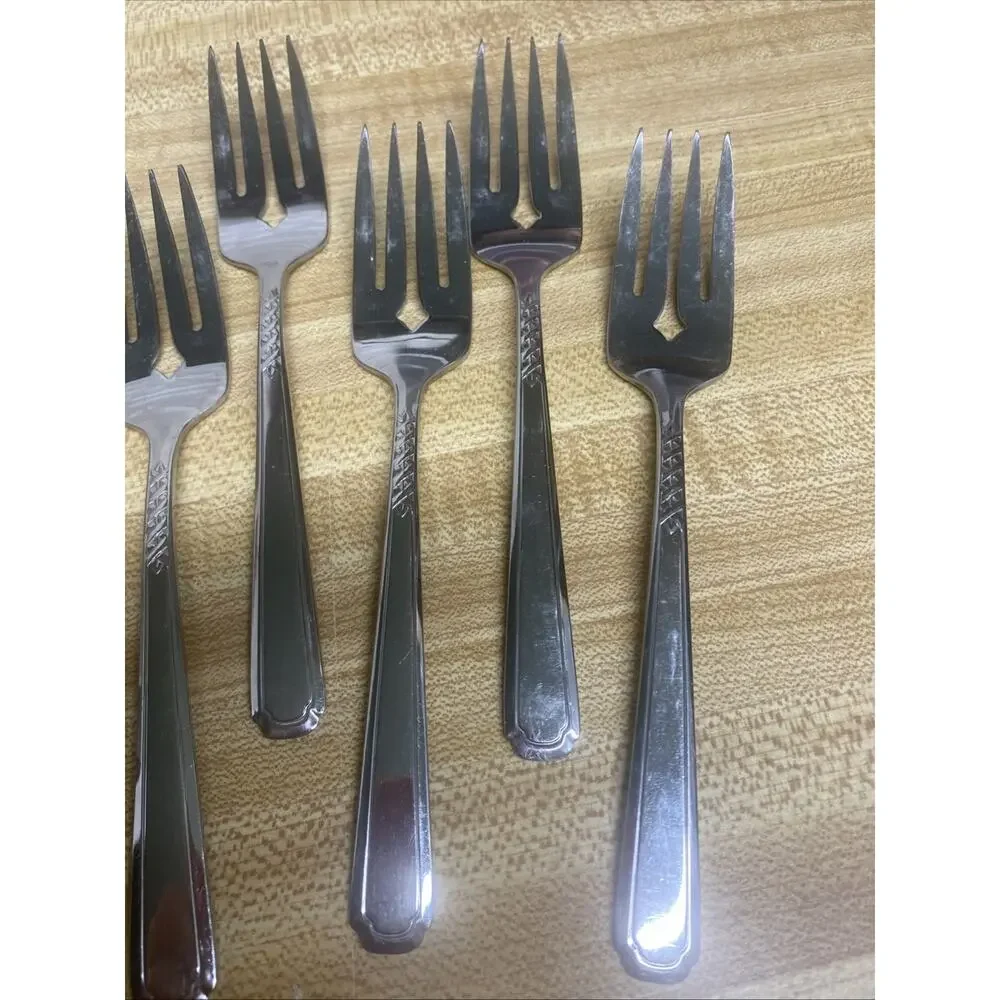 Set Of 9 Oneidacraft Deluxe Stainless Salad Fork Weave Pattern 6.25”